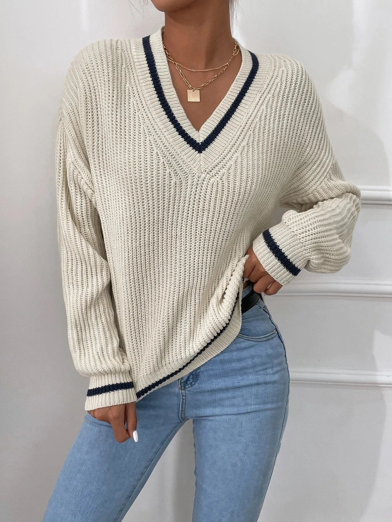 Variant image for Emma Damenpullover | Übergroßer Französischer Strickpullover mit Tiefem V-Ausschnitt und Waffelstoff – Zeitloser Chic für Jeden Anlass-6