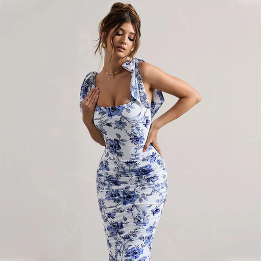 ILINA – Das figurbetonte Schleifen-Kleid mit floralem Print | Romantik trifft Raffinesse