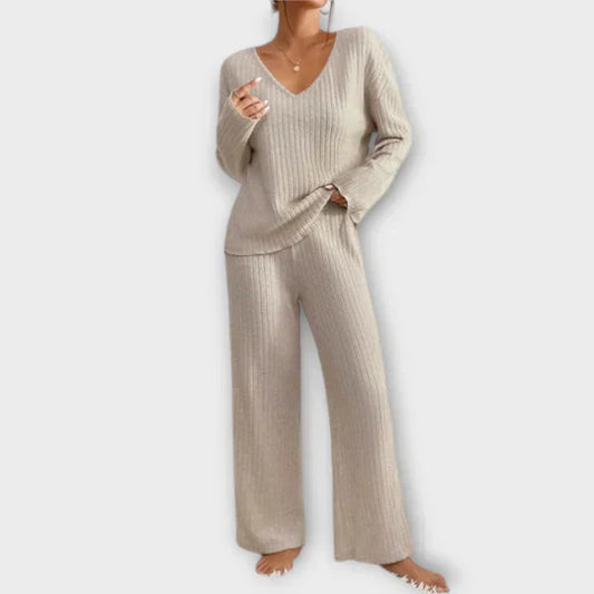 Anna's Loungewear Set – Modernes Geripptes Langarmshirt mit V-Ausschnitt und Lässigen Hosen für Damen-1