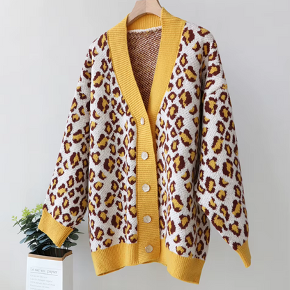 Carrie – Strickjacke mit modernem Leopardenmuster